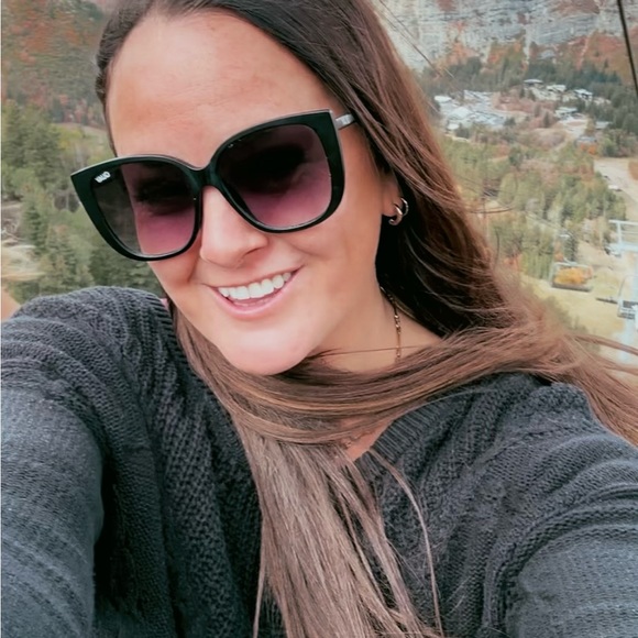 Meet your Posher, Tiffanie - Picture 1 of 1